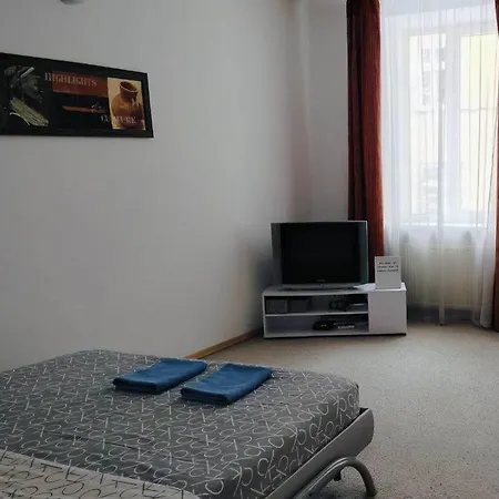 Apartment центр, 5 хв від госпіталю, в затишному районі Lemberg